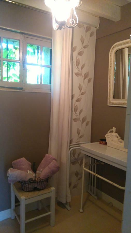 Le Vol Du Papillon Hotel Treigny Bagian luar foto